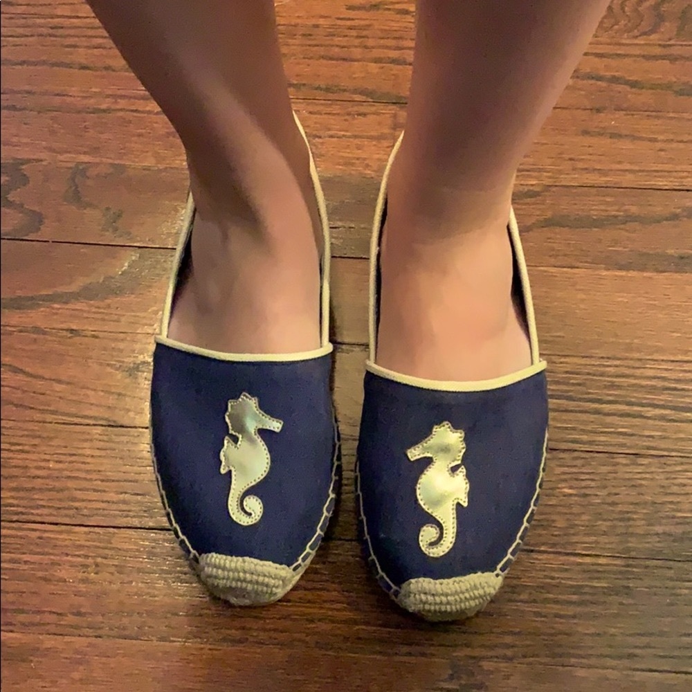 Adorable seahorse Lily Pulitzer espadrilles.